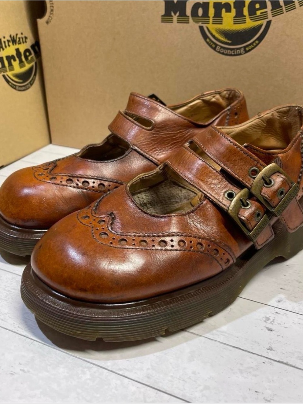 Rare! Dr. Martens Whiskey Brown Leather Wingtip Brogue Mary Janes SzW 7/7.5 - Picture 2 of 7